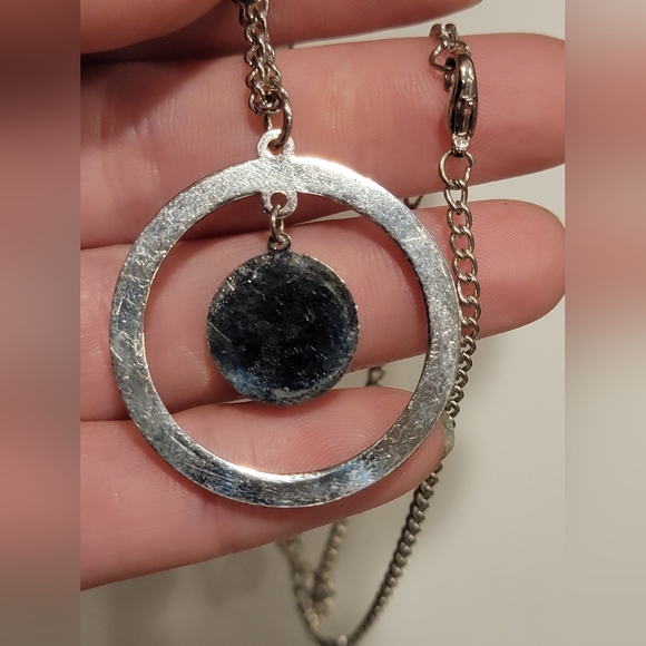 SanFransico 49er's Logo Shiny Dangle Necklace - NFL Licensed Jewelry - Picture 3 of 5